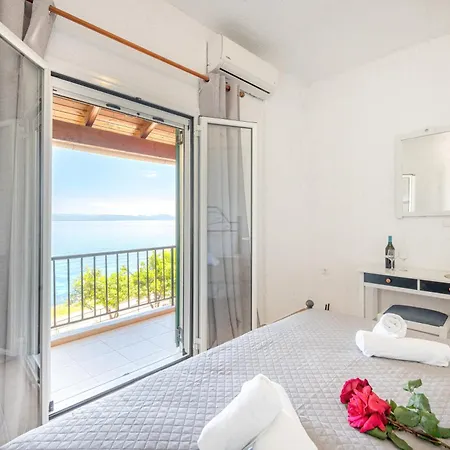 Averto 3* Benitses (Corfu)