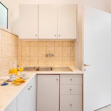 Averto بينيتسيس